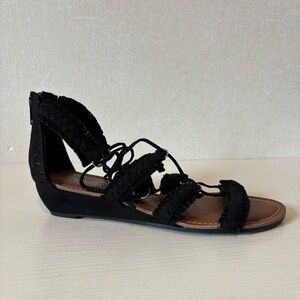 Carlos Santana | Women's Black Gladiator Sandals |
Size 7.5